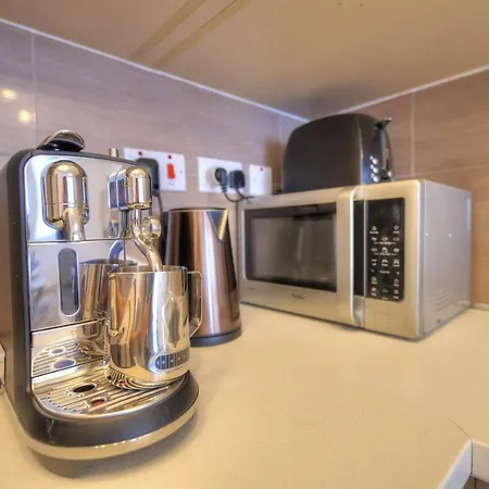 Centrally Located And Tastefully Furnished One Bedroom Ckni1-1 Apartment Gzira