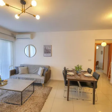 Centrally Located And Tastefully Furnished One Bedroom Ckni1-1 Апартаменты Gzira