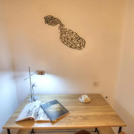 Centrally Located And Tastefully Furnished One Bedroom Ckni1-1 Appartement
