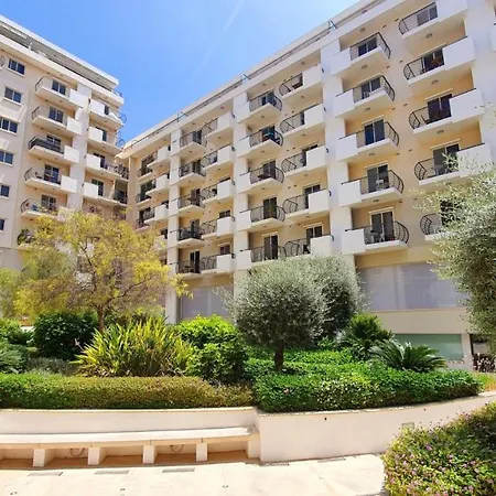Appartement Centrally Located And Tastefully Furnished One Bedroom Ckni1-1 Gzira
