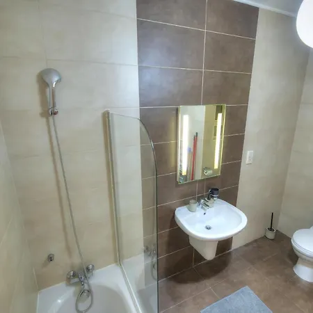 Centrally Located And Tastefully Furnished One Bedroom Ckni1-1